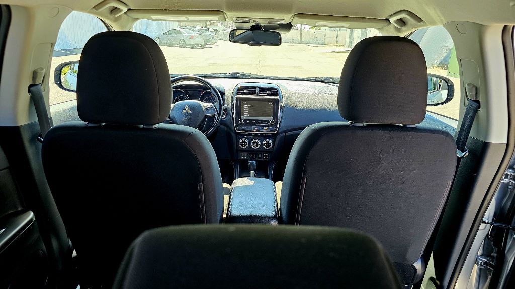 2021 Mitsubishi Outlander Image 14