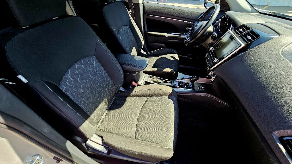 2021 Mitsubishi Outlander Image 34
