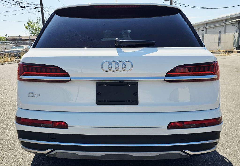 2022 Audi Q7 Image 6