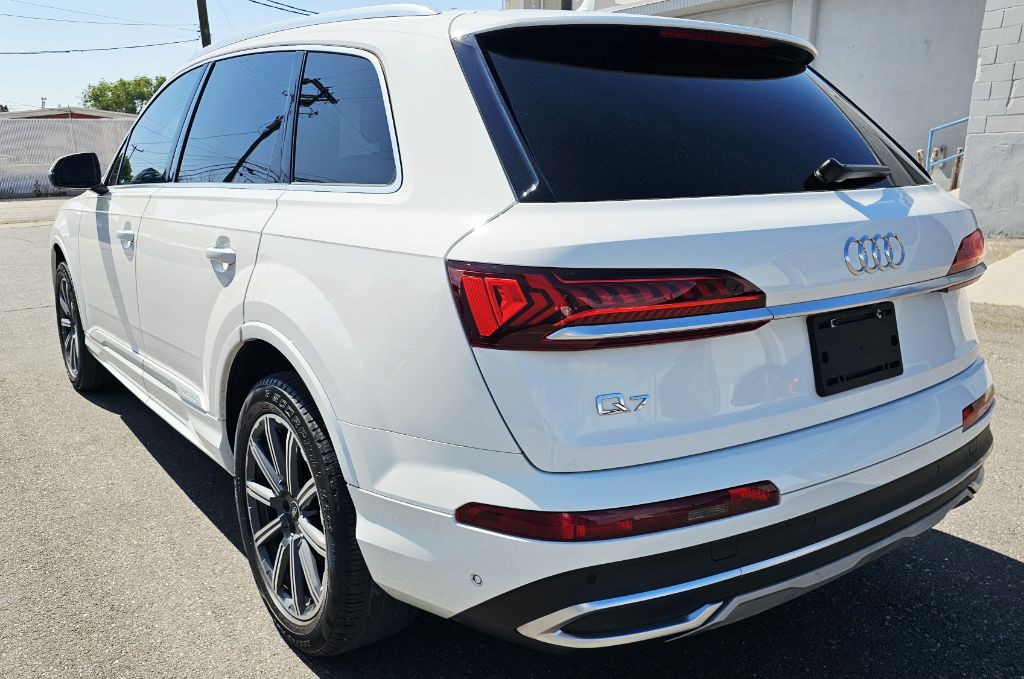 2022 Audi Q7 Image 7