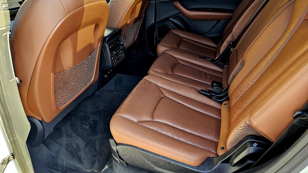 2022 Audi Q7 Image 32