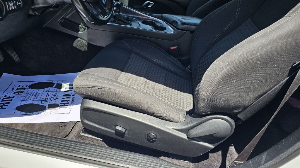 2018 Dodge Challenger Image 13