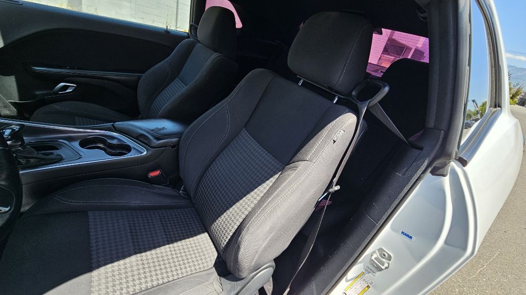 2018 Dodge Challenger Image 14