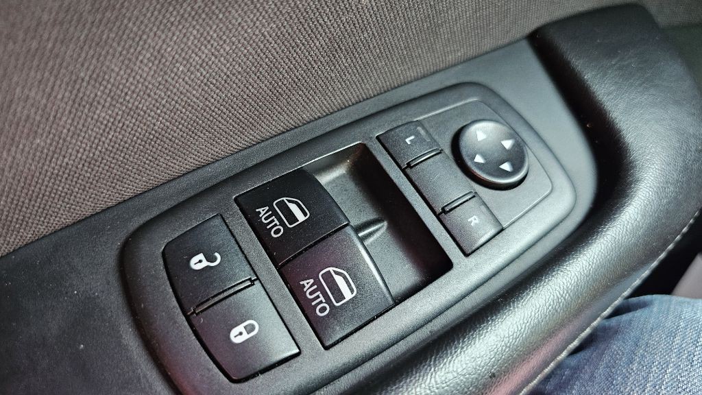 2018 Dodge Challenger Image 21