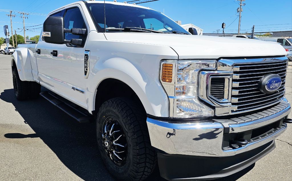 2022 Ford F-350 Image 3