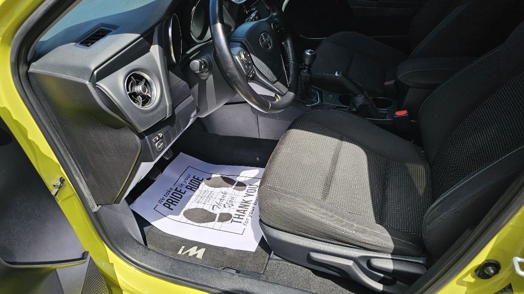 2016 Toyota Corolla Image 13