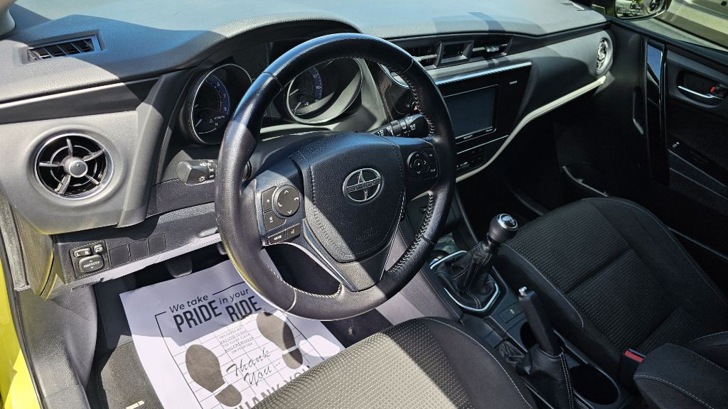 2016 Toyota Corolla Image 15