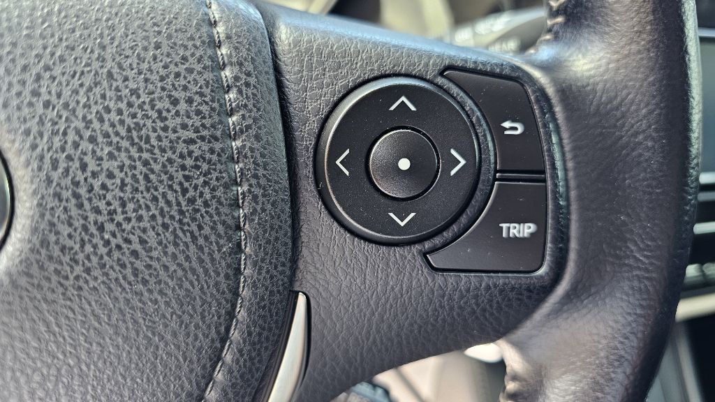 2016 Toyota Corolla Image 16