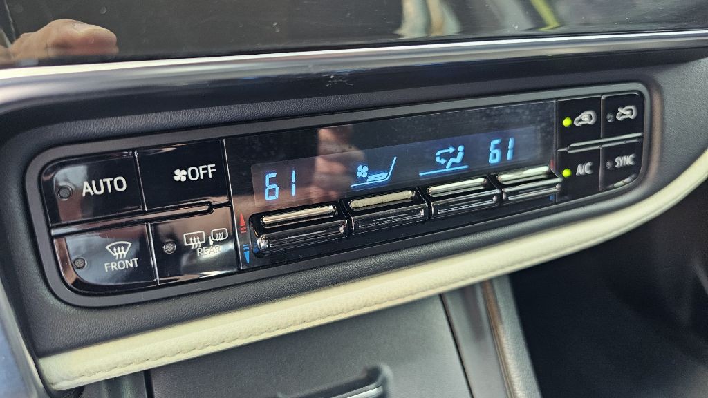 2016 Toyota Corolla Image 21