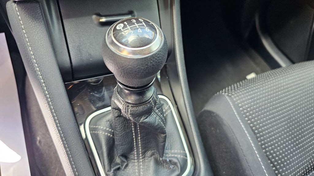 2016 Toyota Corolla Image 22