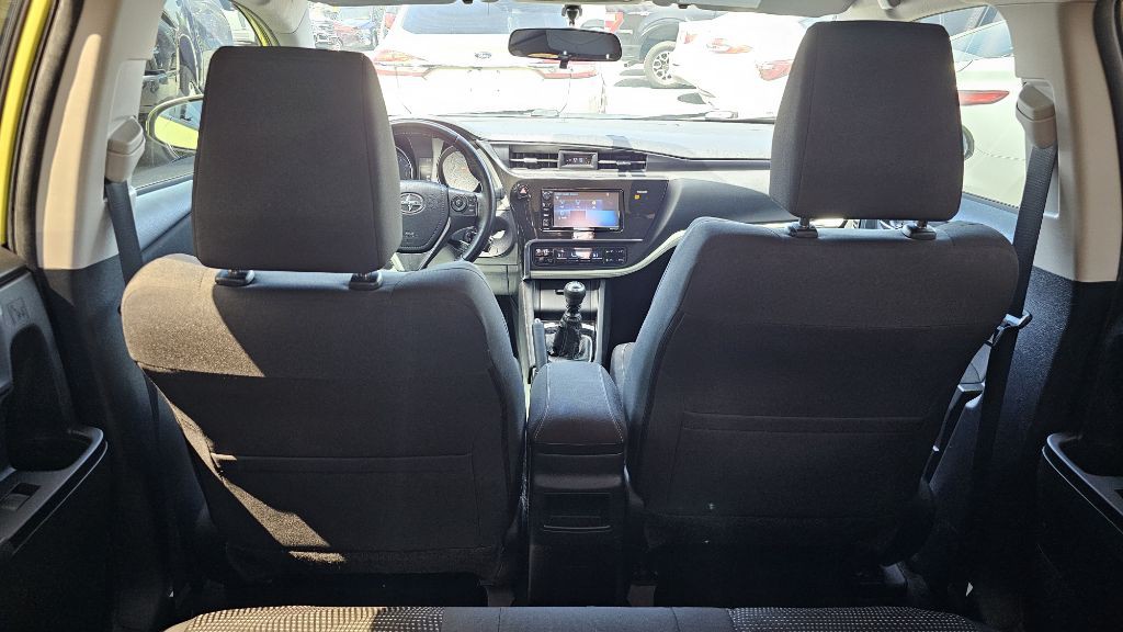 2016 Toyota Corolla Image 32