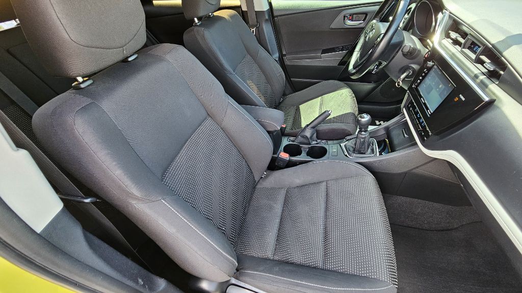 2016 Toyota Corolla Image 34
