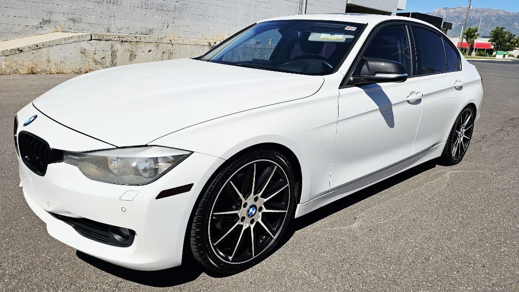 2014 BMW 3 Series Image 1