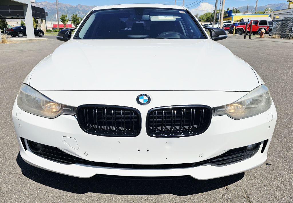 2014 BMW 3 Series Image 2