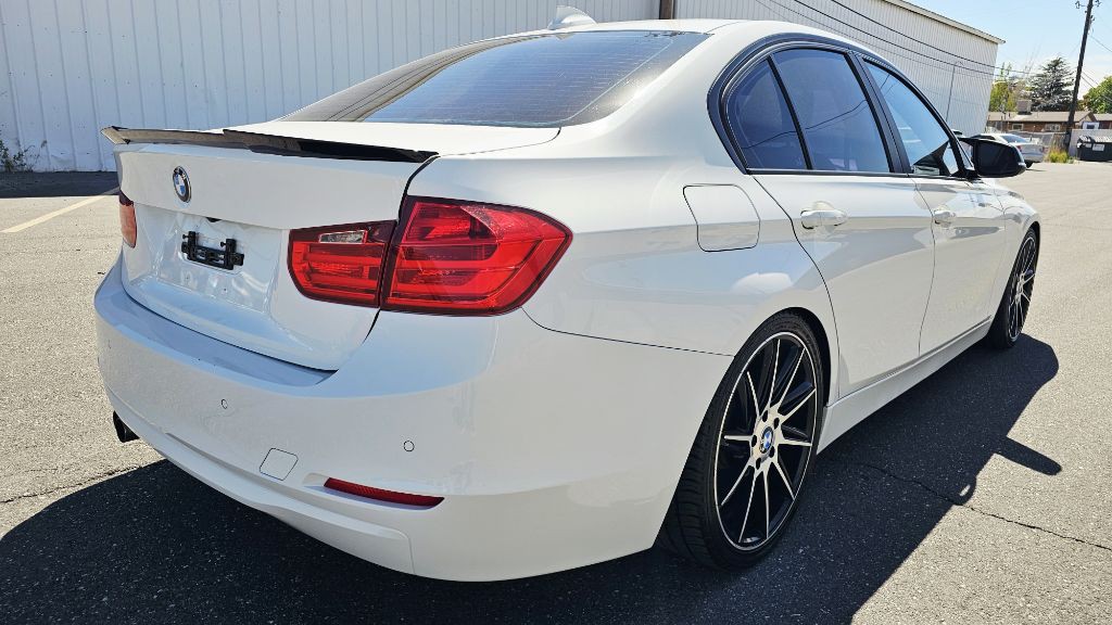 2014 BMW 3 Series Image 5