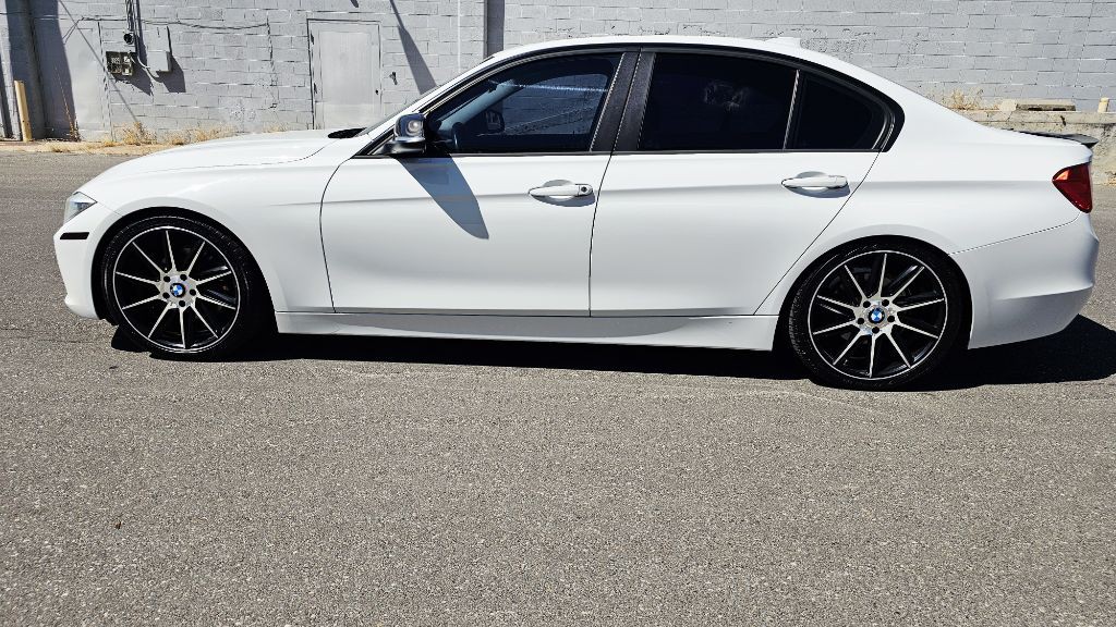 2014 BMW 3 Series Image 8