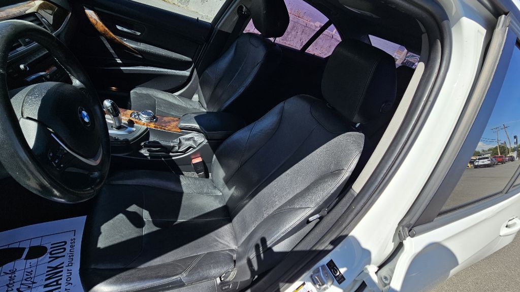 2014 BMW 3 Series Image 11