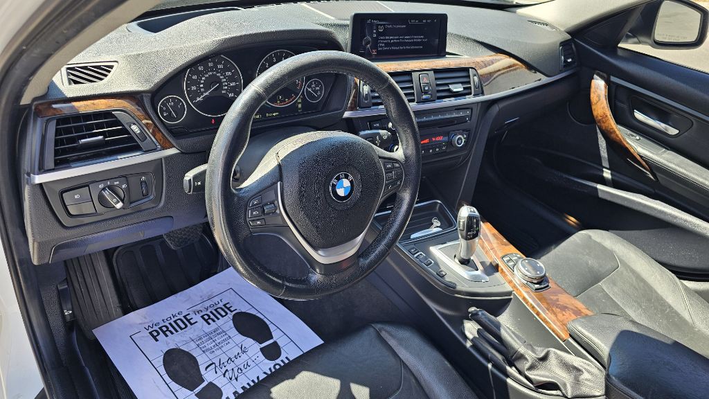 2014 BMW 3 Series Image 14