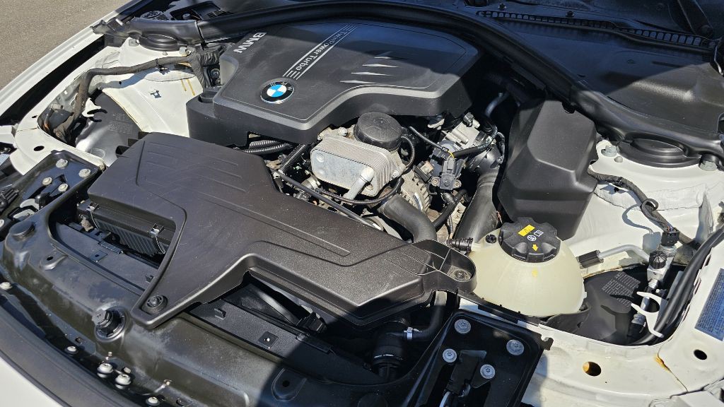 2014 BMW 3 Series Image 39