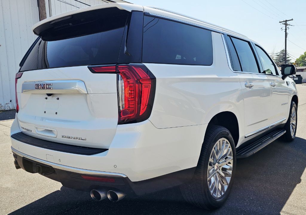 2023 GMC Yukon Image 5