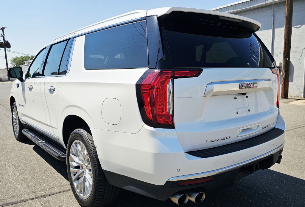 2023 GMC Yukon Image 7