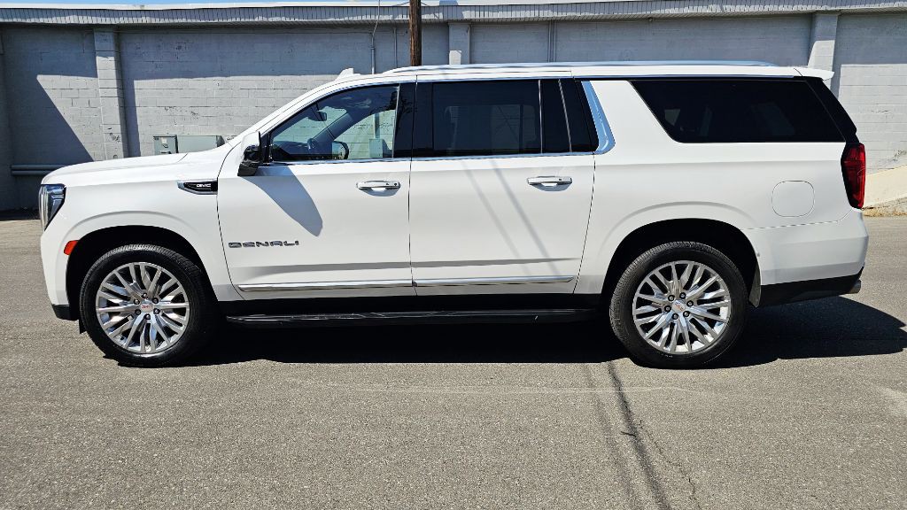 2023 GMC Yukon Image 8
