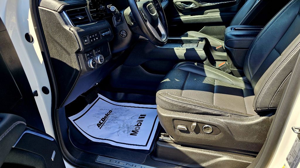 2023 GMC Yukon Image 14