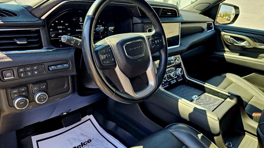 2023 GMC Yukon Image 16
