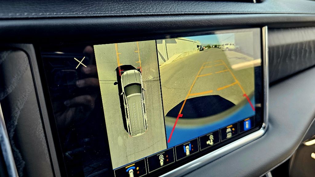 2023 GMC Yukon Image 22