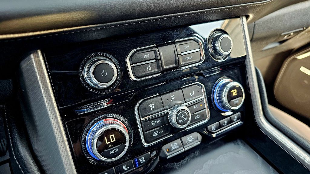 2023 GMC Yukon Image 26