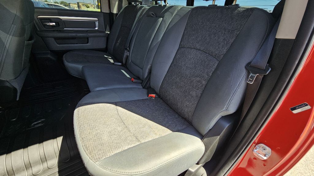 2018 RAM 1500 Image 32
