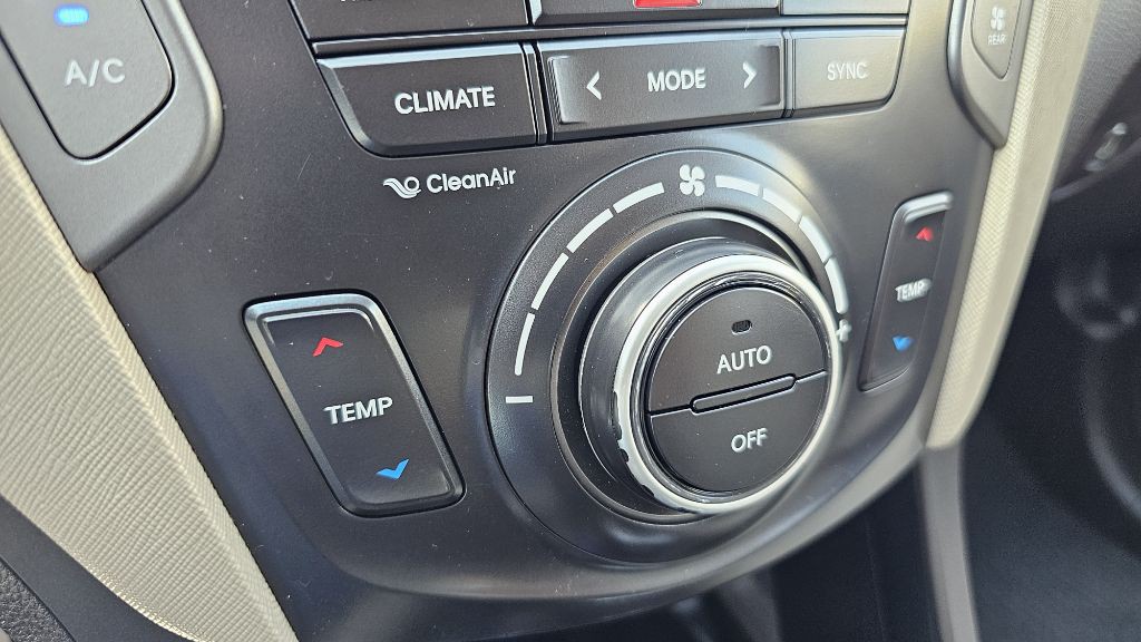 2018 Hyundai Santa Fe Image 23