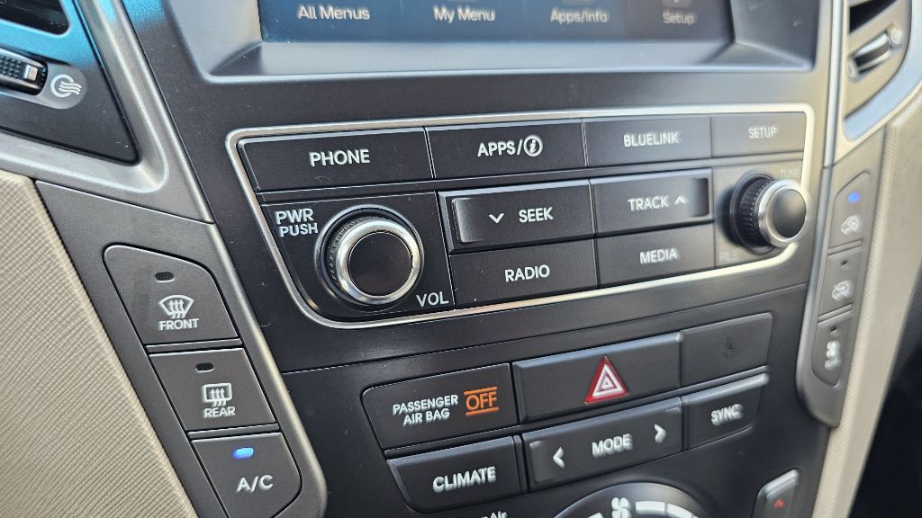 2018 Hyundai Santa Fe Image 24