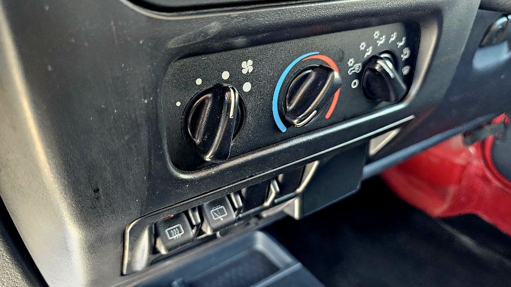 2005 Jeep Wrangler Image 16