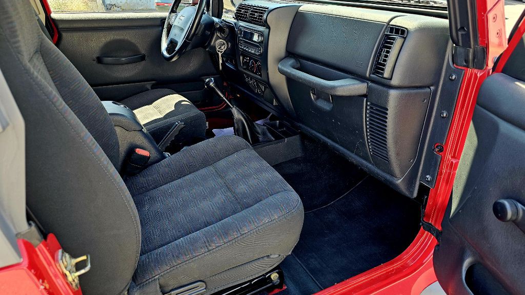 2005 Jeep Wrangler Image 20