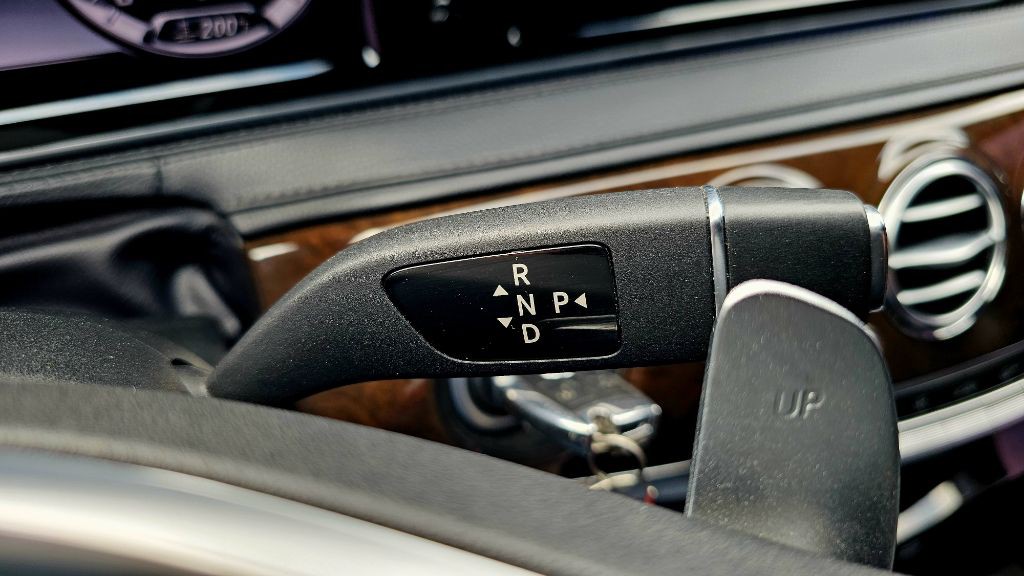 2015 Mercedes-Benz S-Class Image 25