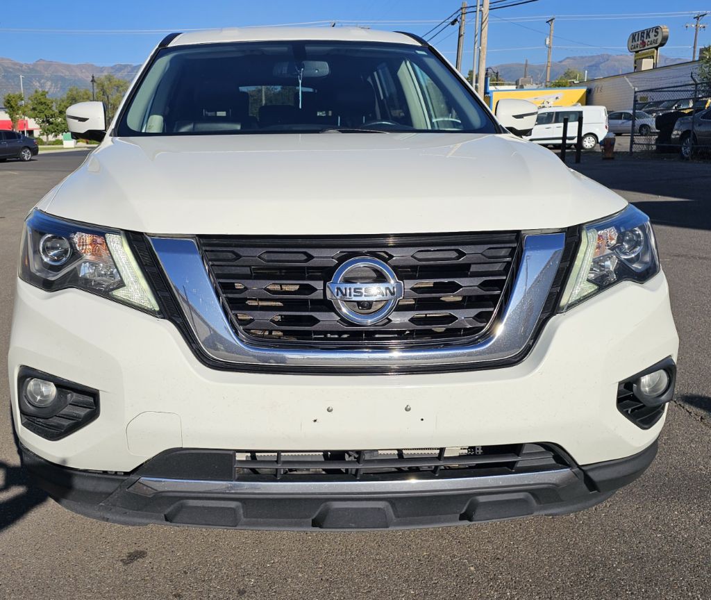 2019 Nissan Pathfinder Image 2