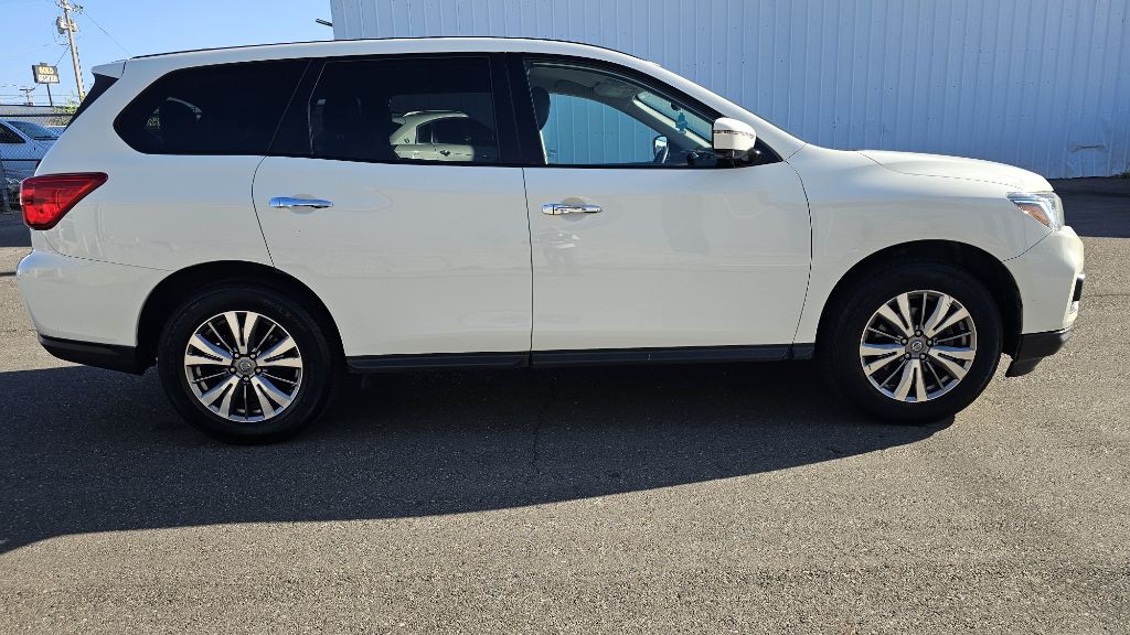 2019 Nissan Pathfinder Image 4