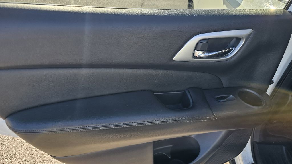 2019 Nissan Pathfinder Image 40