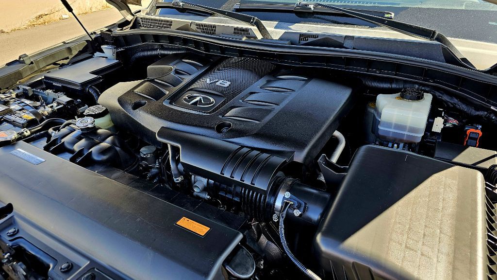 2014 INFINITI QX80 Image 10