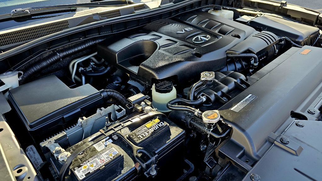2014 INFINITI QX80 Image 11