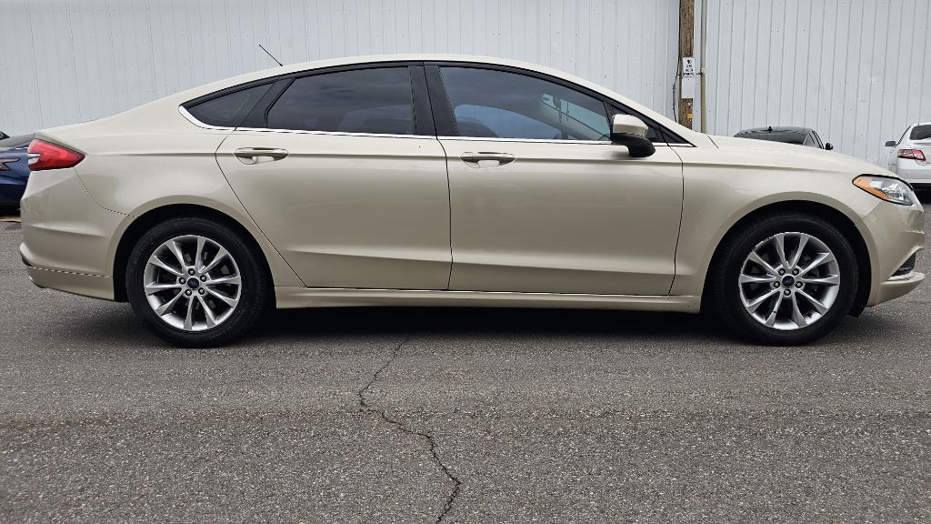 2017 Ford Fusion Image 4