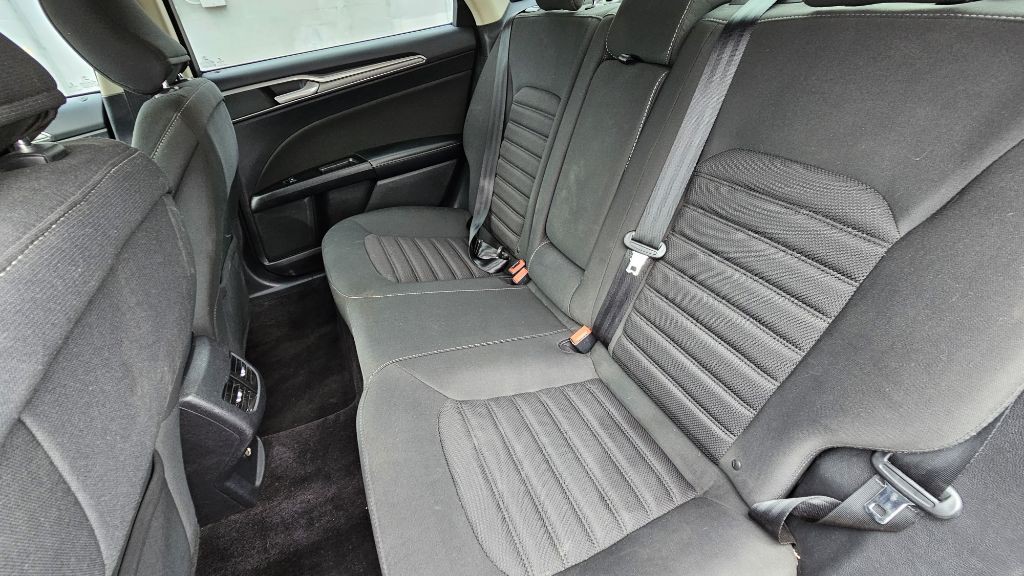 2017 Ford Fusion Image 29
