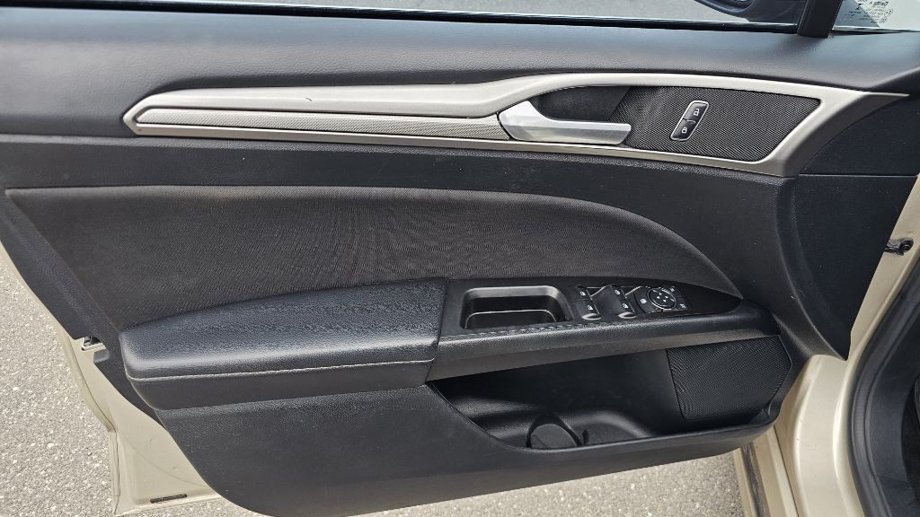 2017 Ford Fusion Image 30