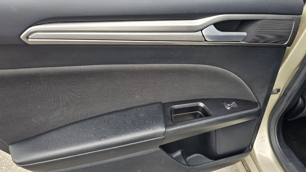 2017 Ford Fusion Image 33