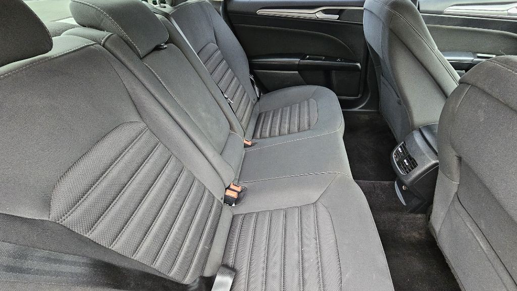 2017 Ford Fusion Image 40