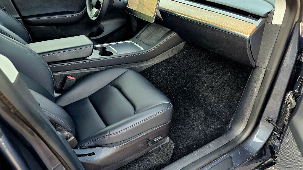 2021 Tesla Model Y Image 27