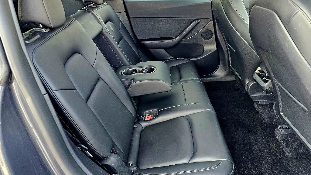 2021 Tesla Model Y Image 32