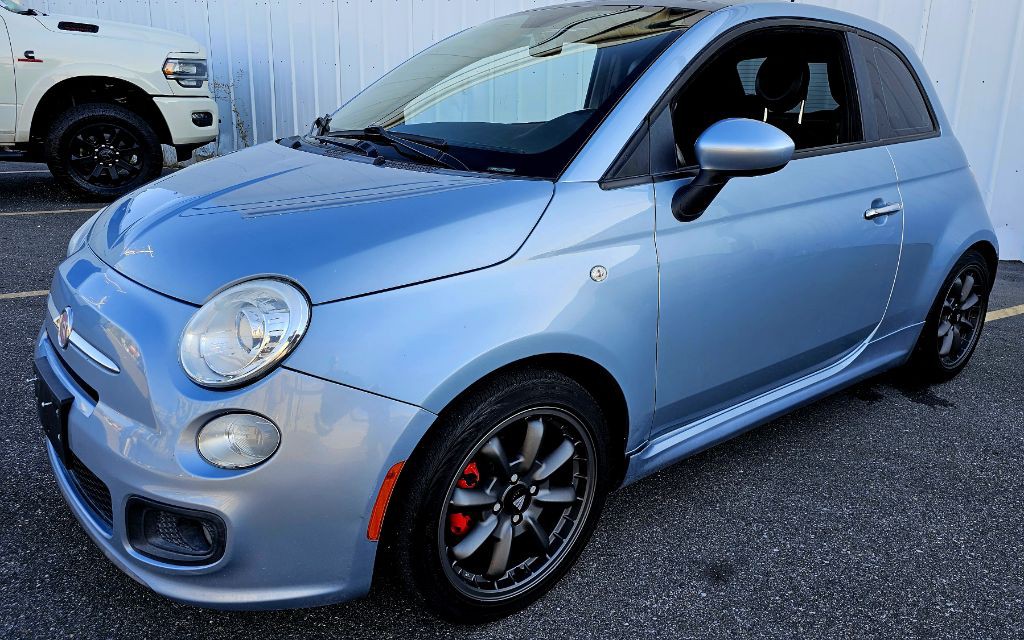 2013 FIAT 500 Image 1