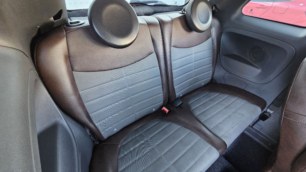 2013 FIAT 500 Image 29